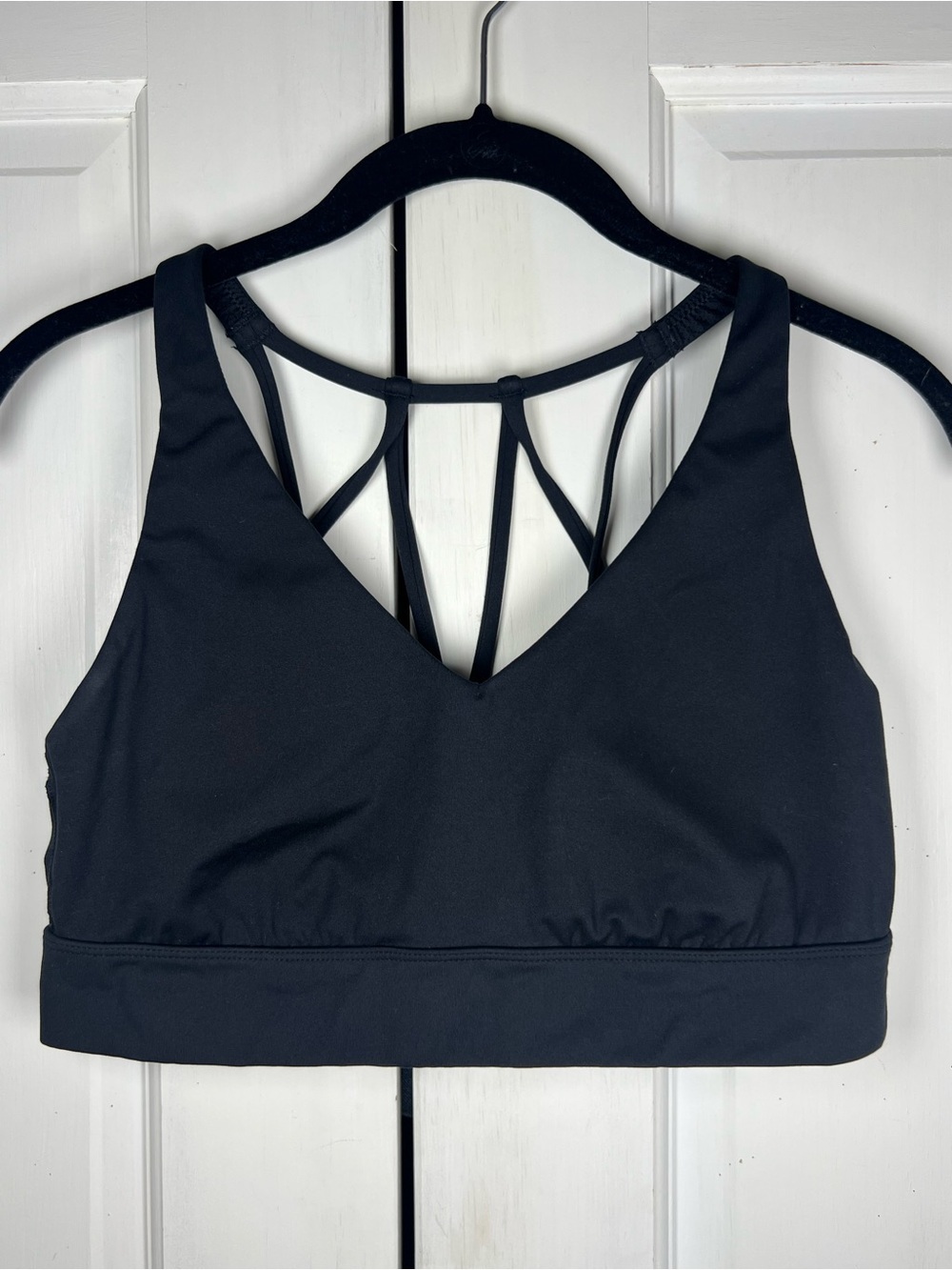 All In Motion Excellent Condition Strappy Sports Bra Black Size Medium